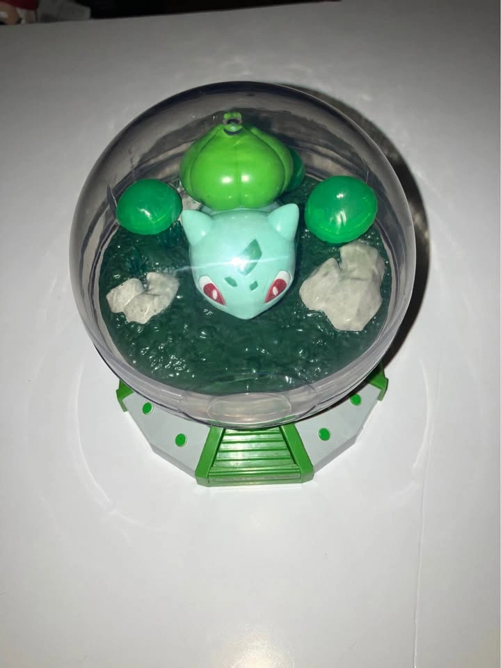 2021 Pokemon Illuminated Terrarium Collection Bulbasaur - photo 2