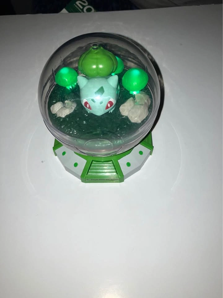 2021 Pokemon Illuminated Terrarium Collection Bulbasaur - photo 4