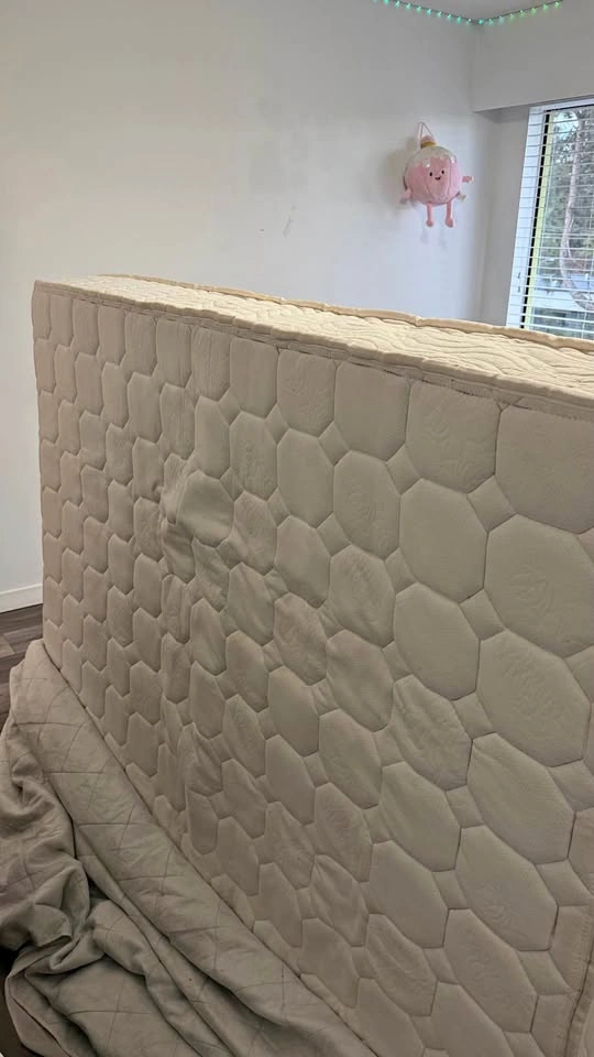 Double mattress. 8 months old