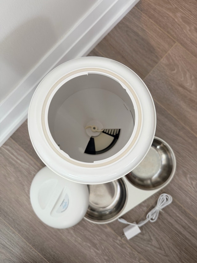 Petlibro Automatic Dual Cat Feeder - photo 2