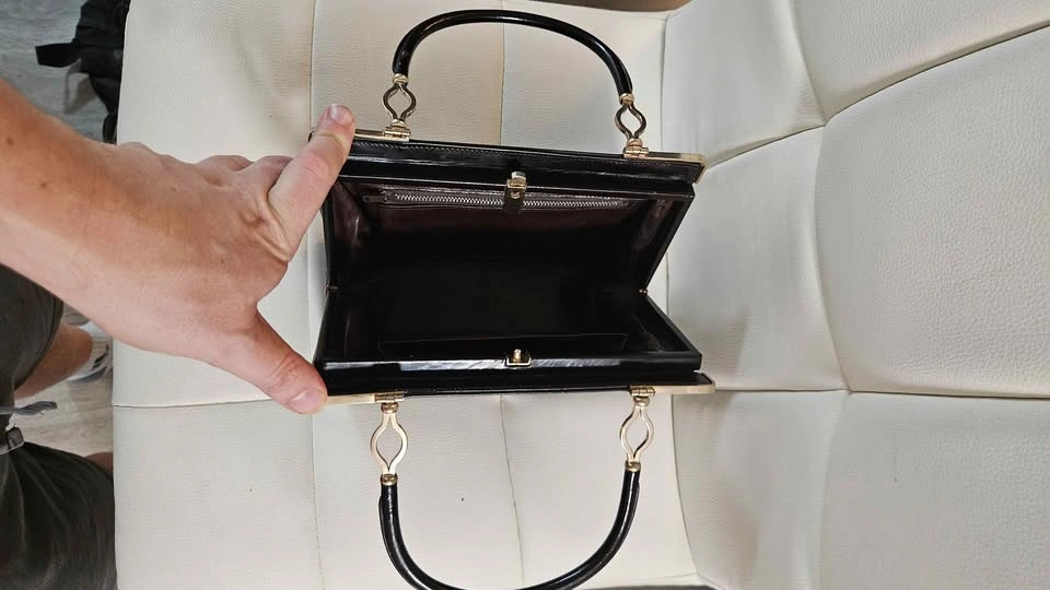 Patent Leather Vintage Style Handbag Purse - photo 4