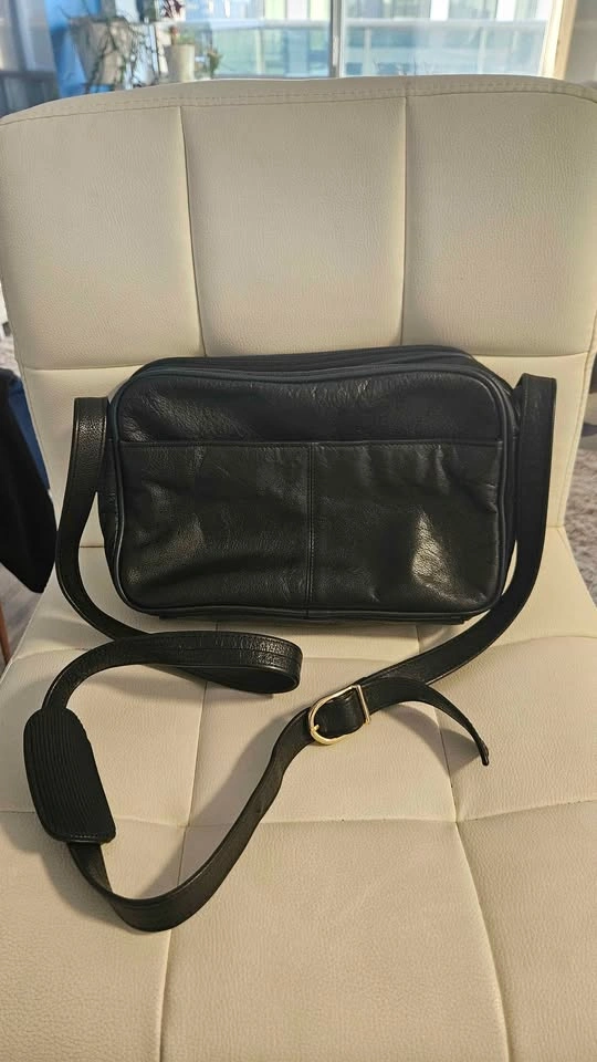 Black Leather Shoulder Crossbody Bag - photo 2