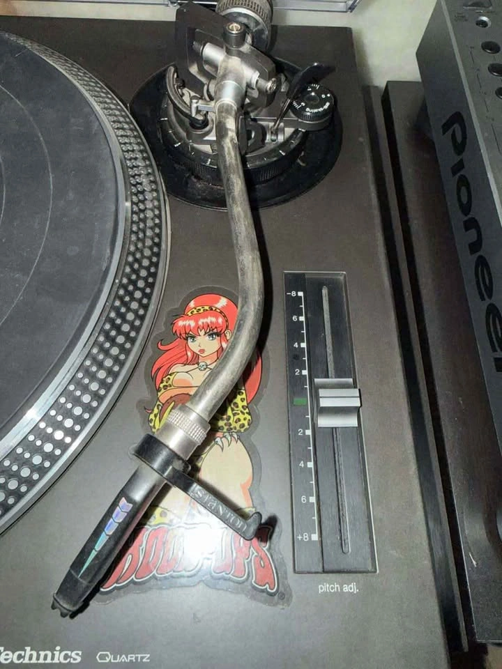 2 Technics SL-1200 MK2 Turntables (Pair, Great Condition) - photo 3