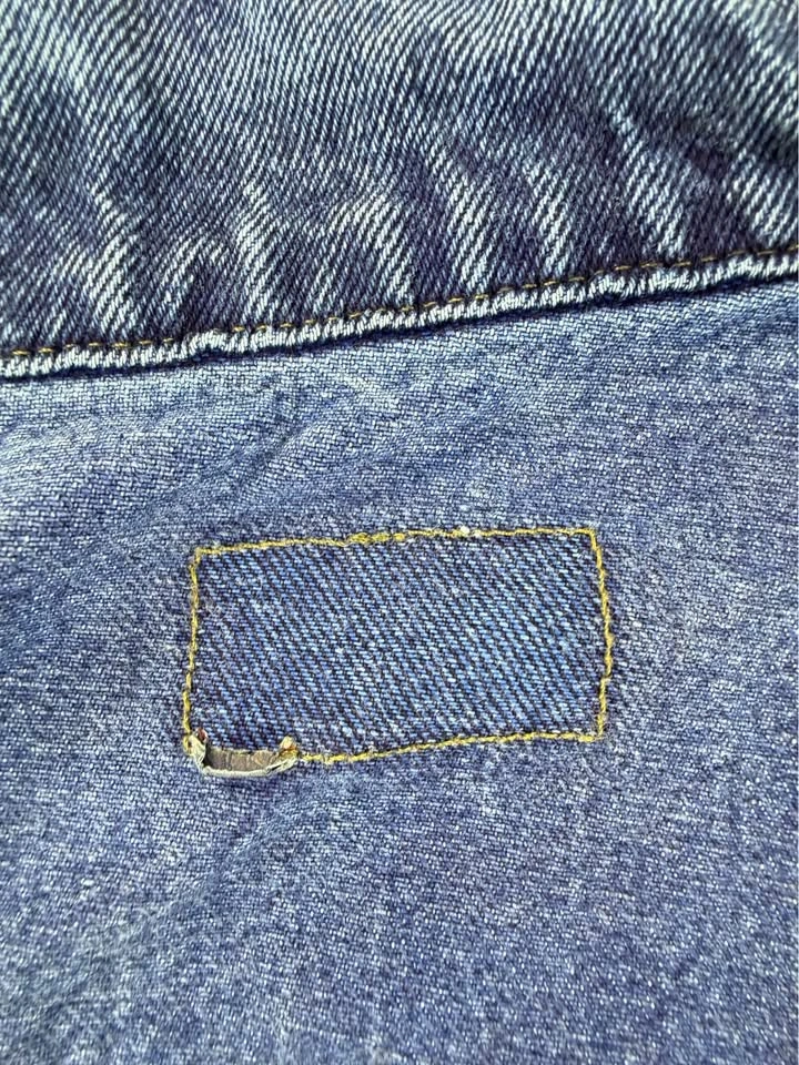 Vintage Levi's Men's Large Cropped Denim Jacket Made in USA - photo 2