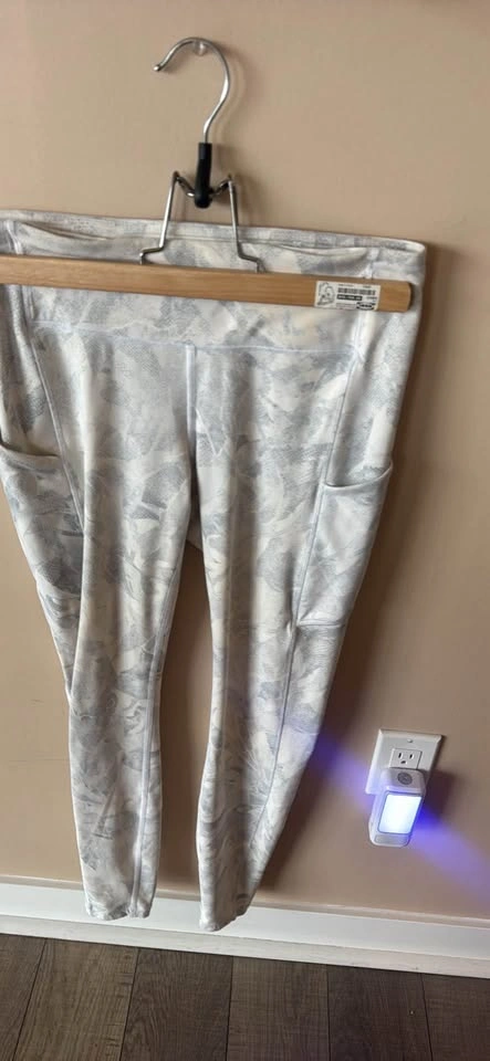 Brand Name Clothing – Make Me an Offer ✨ - photo 4