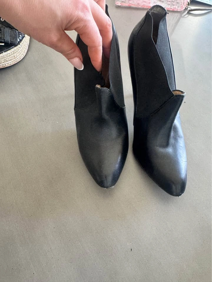Black high heel ankle boots - photo 3