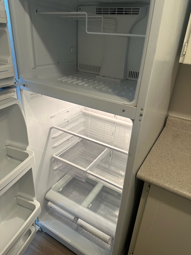 Reliable White Fridge – Works Perfectly - photo 2