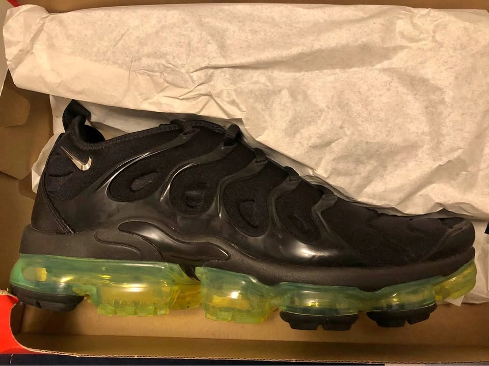 Nike Air Vapormax Plus (Size 12)