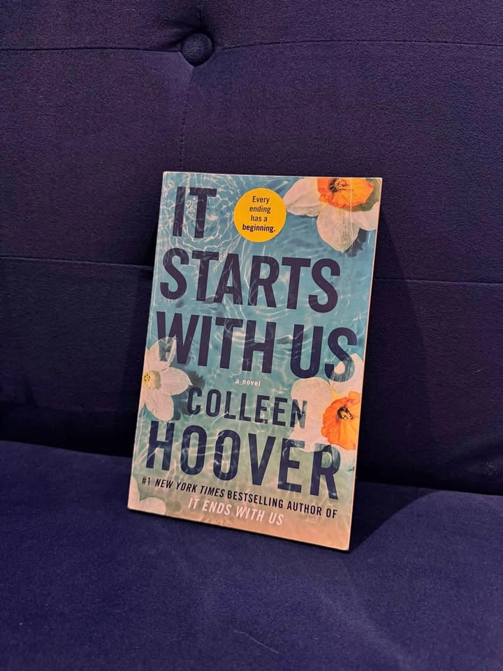 It Starts With Us - Colleen Hoover (Paperback)
