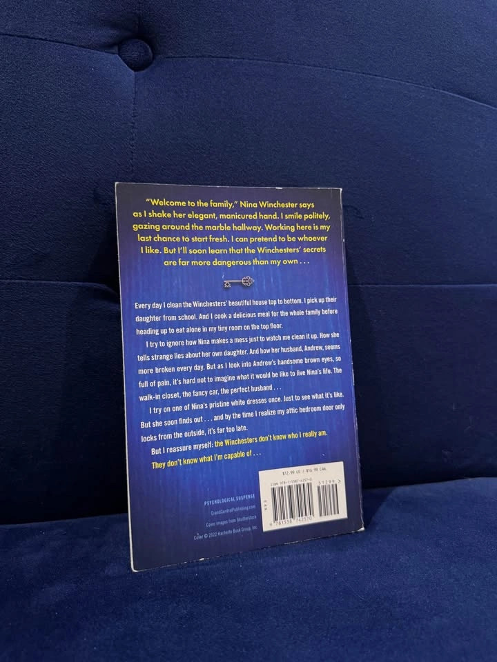 The Housemaid by Freida McFadden (Paperback) - photo 2