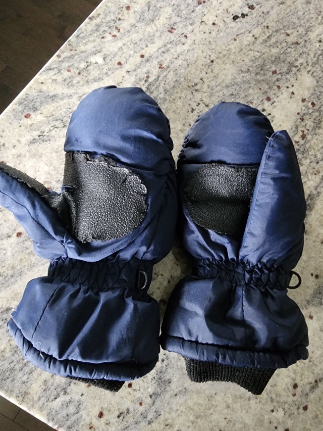 Kids gloves in good condition - photo 3