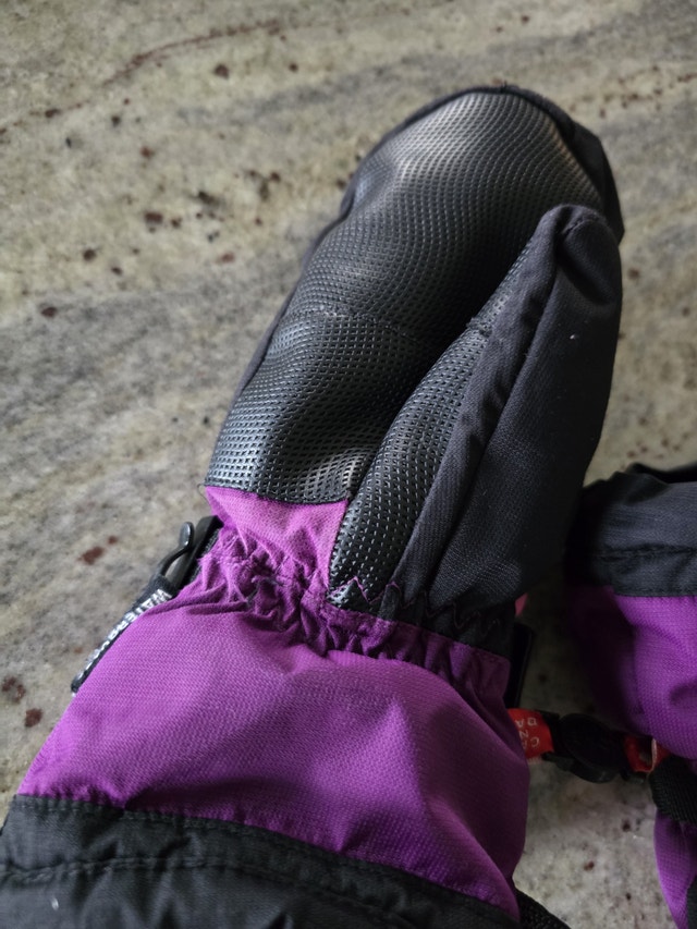 Kids Gloves - Brand New - photo 3