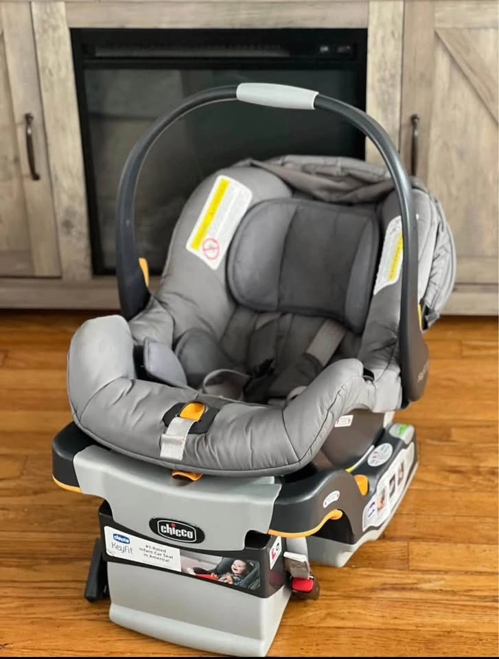 Chicco Car Seat Plus Base - photo 2