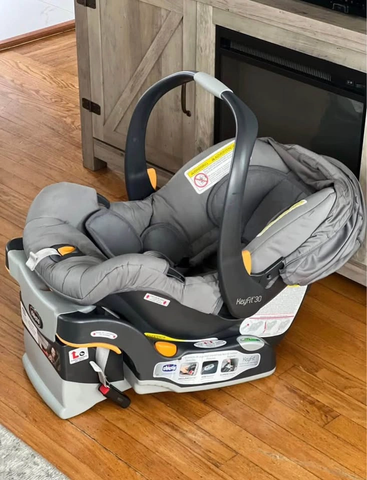 Chicco Car Seat Plus Base - photo 3
