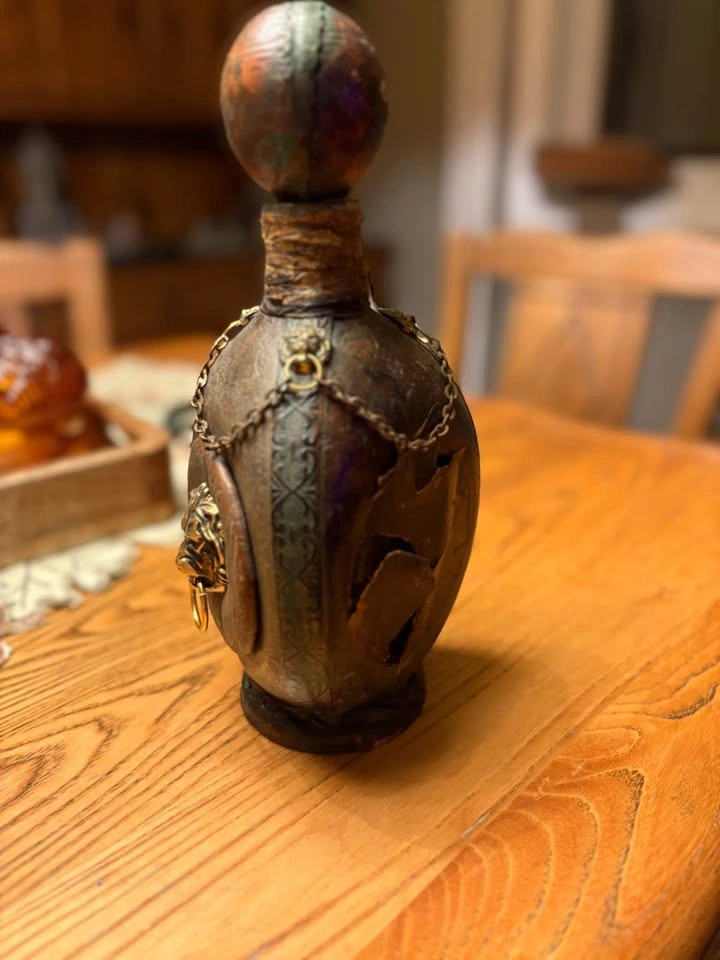 Vintage Italian Leather covered Wine flask. If ad is up it’s ava - photo 2