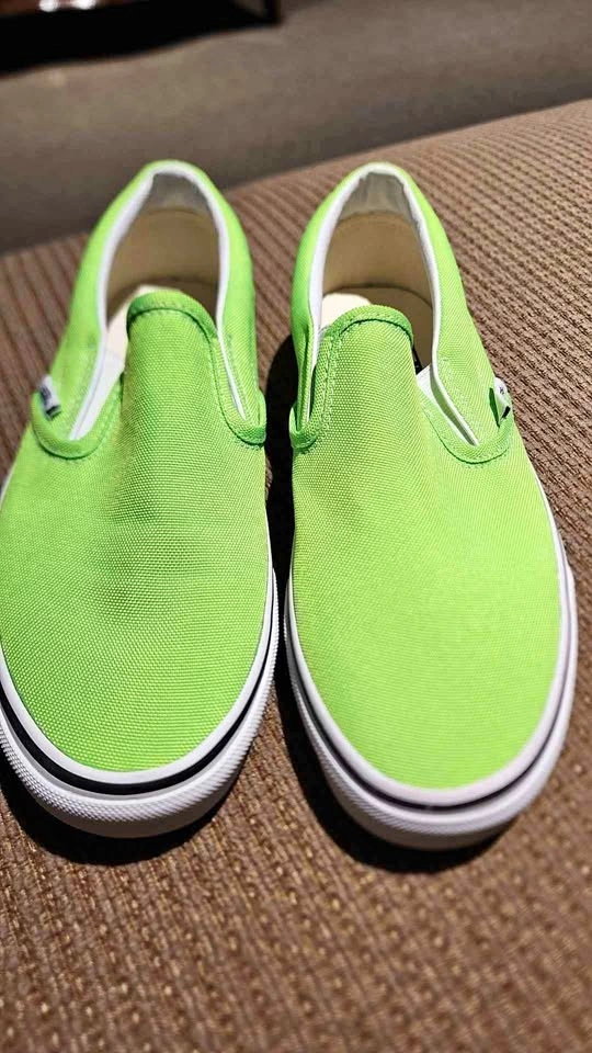 Brand New Vans - Women's 7.5 / Men's 6