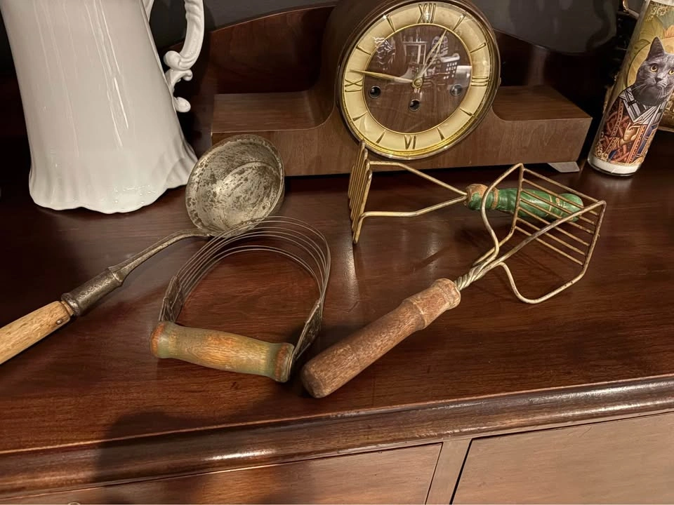 Antique kitchenware utensils - photo 2