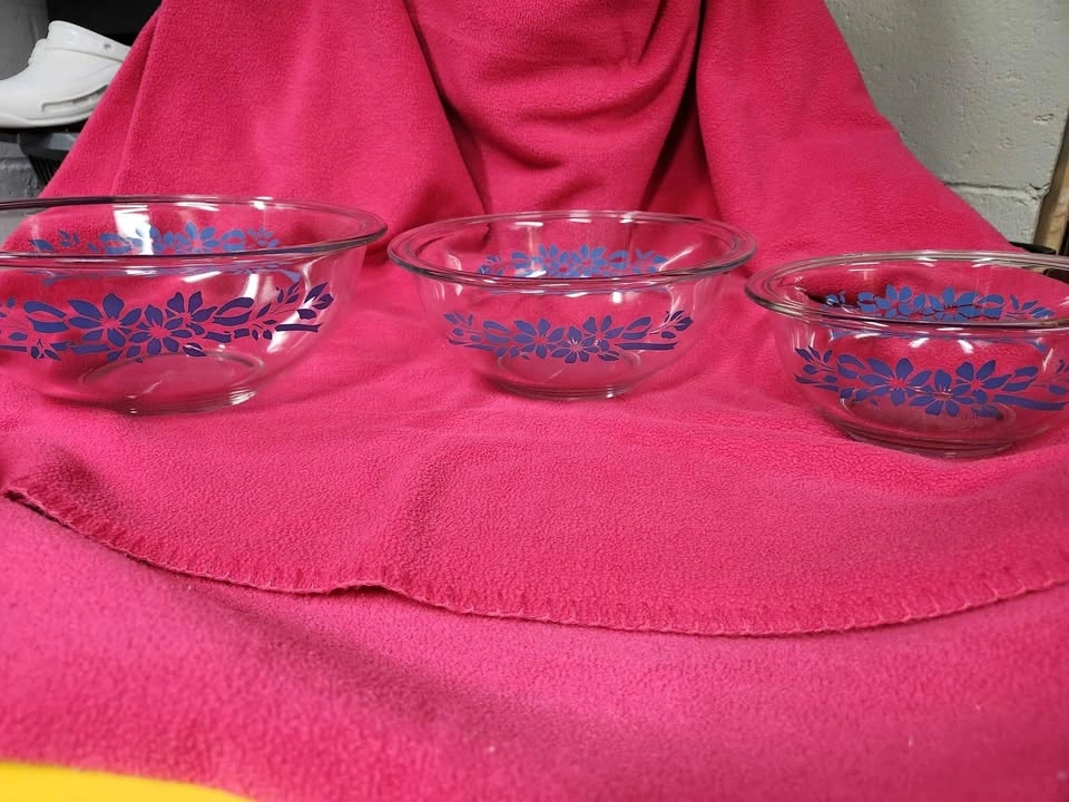 Vintage Pyrex Blue Butterfly Gold Mixing Bowls Set of 3 - photo 3
