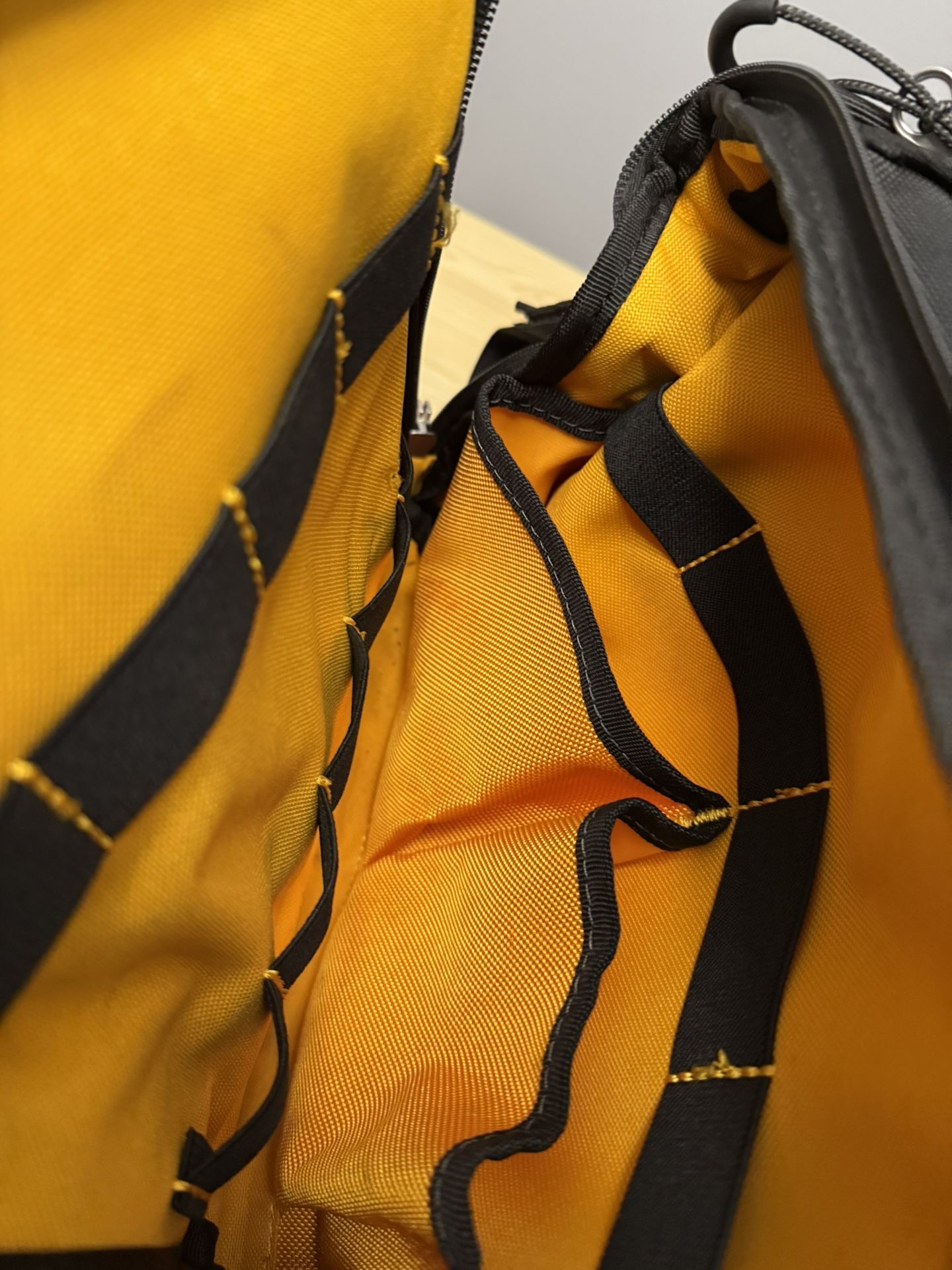DEWALT TOOL BAG - photo 4