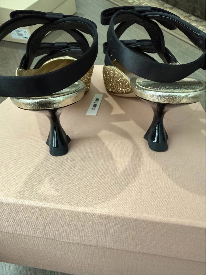 Miu Miu Gold Glitter Bow Pumps - MSRP $1,050 - Size 38 - photo 3