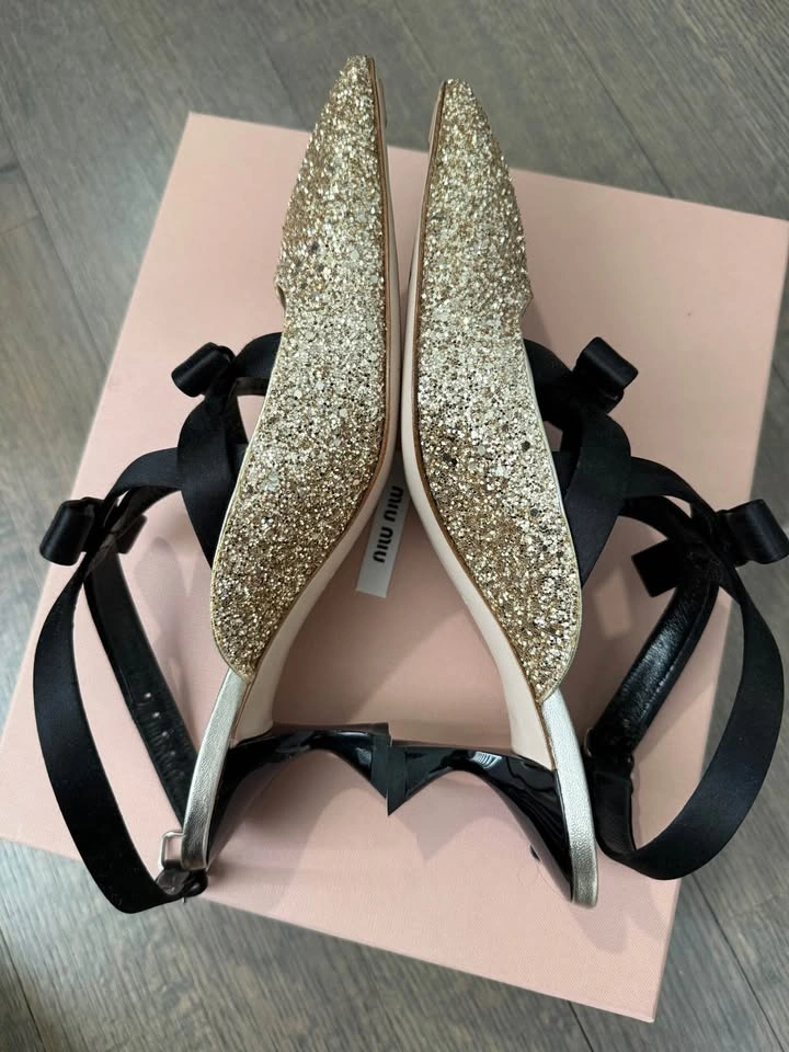 Miu Miu Gold Glitter Bow Pumps - MSRP $1,050 - Size 38 - photo 4