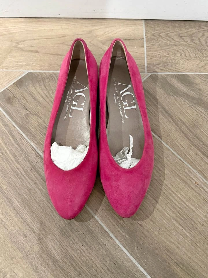 AGL Pink Suede Flats - Made in Italy (Size 38.5 / US 8)