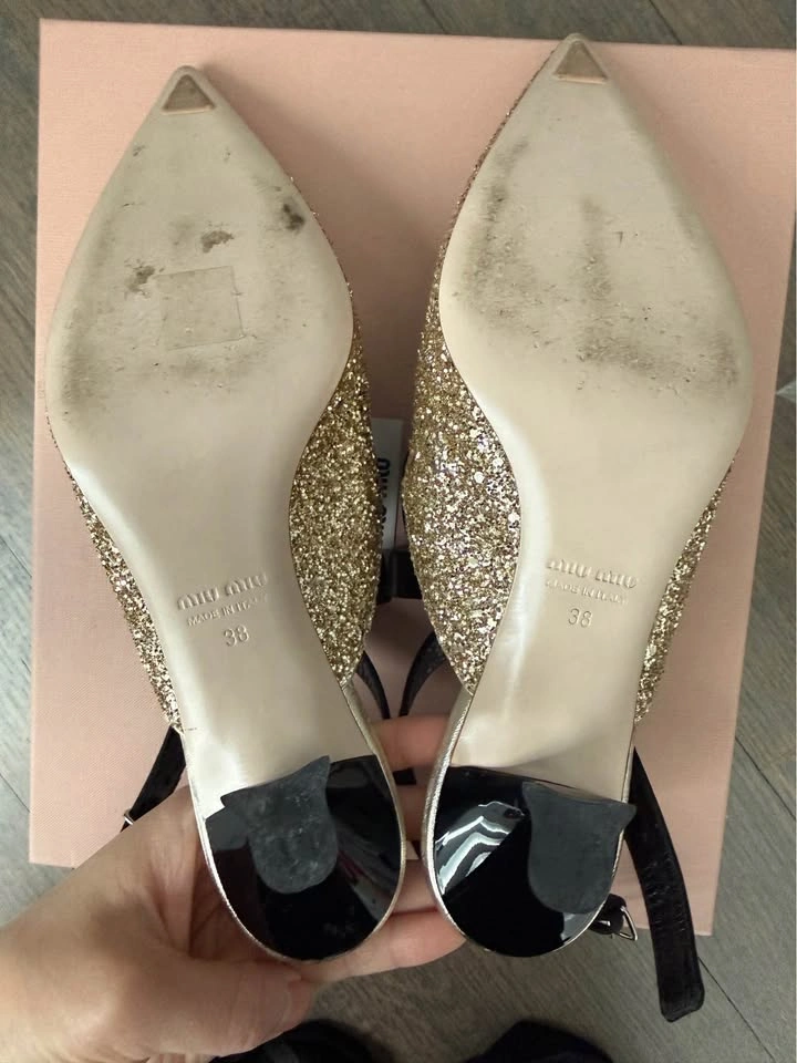 Miu Miu Gold Glitter Bow Pumps - MSRP $1,050 - Size 38 - photo 5