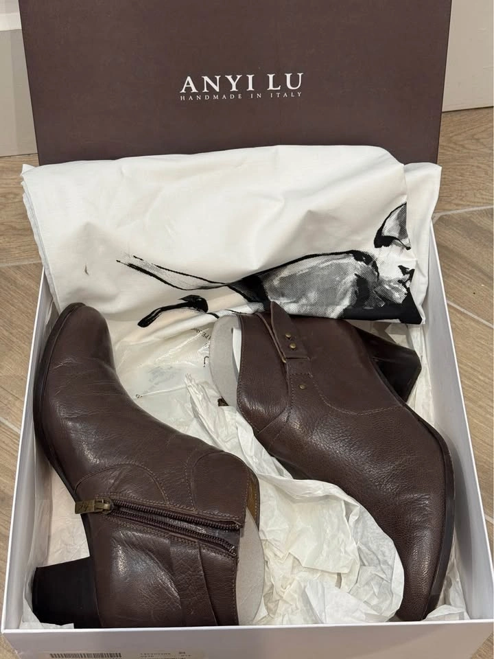 Anyi Lu Cynthia Brown Leather Bootie (Women) 37.5 - photo 3