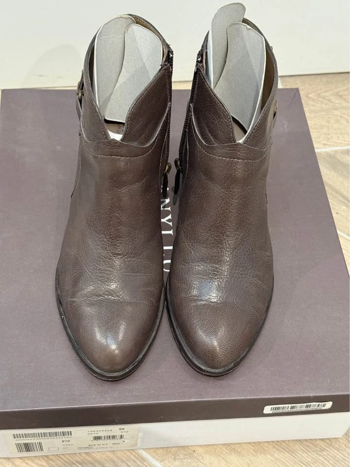 Anyi Lu Cynthia Brown Leather Bootie (Women) 37.5 - photo 4