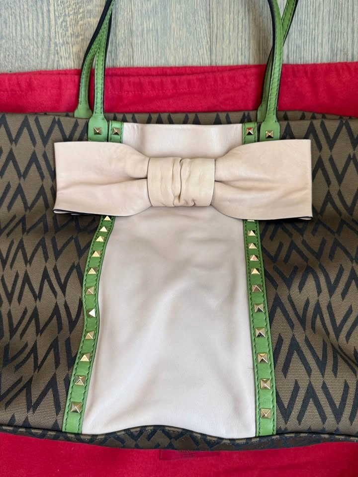 Valentino Garavani V-Logo Monogram Tote - Pristine - photo 2