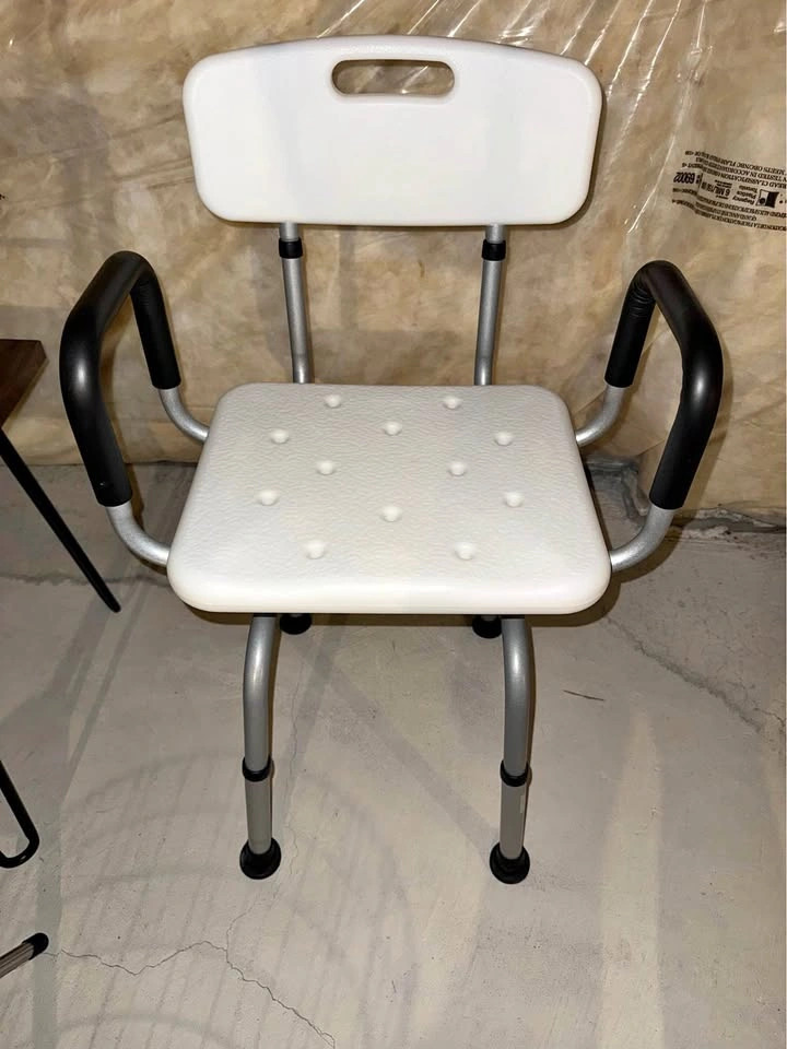 Swivel Shower Chair with Armrests – Adjustable Height