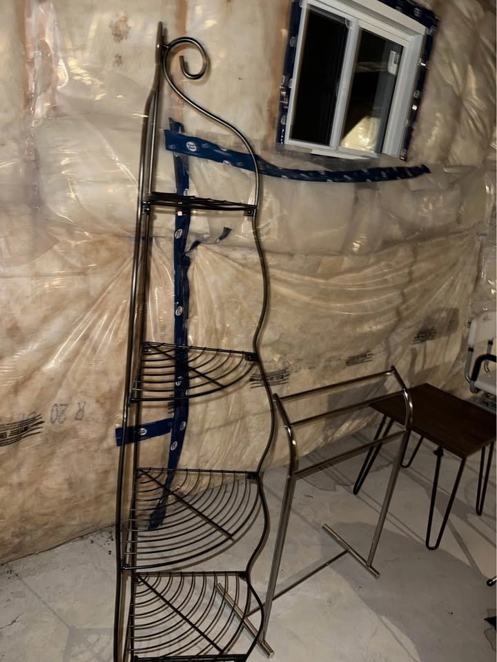 5-Tier Wrought Iron Corner Shelf / Baker’s Rack - photo 2