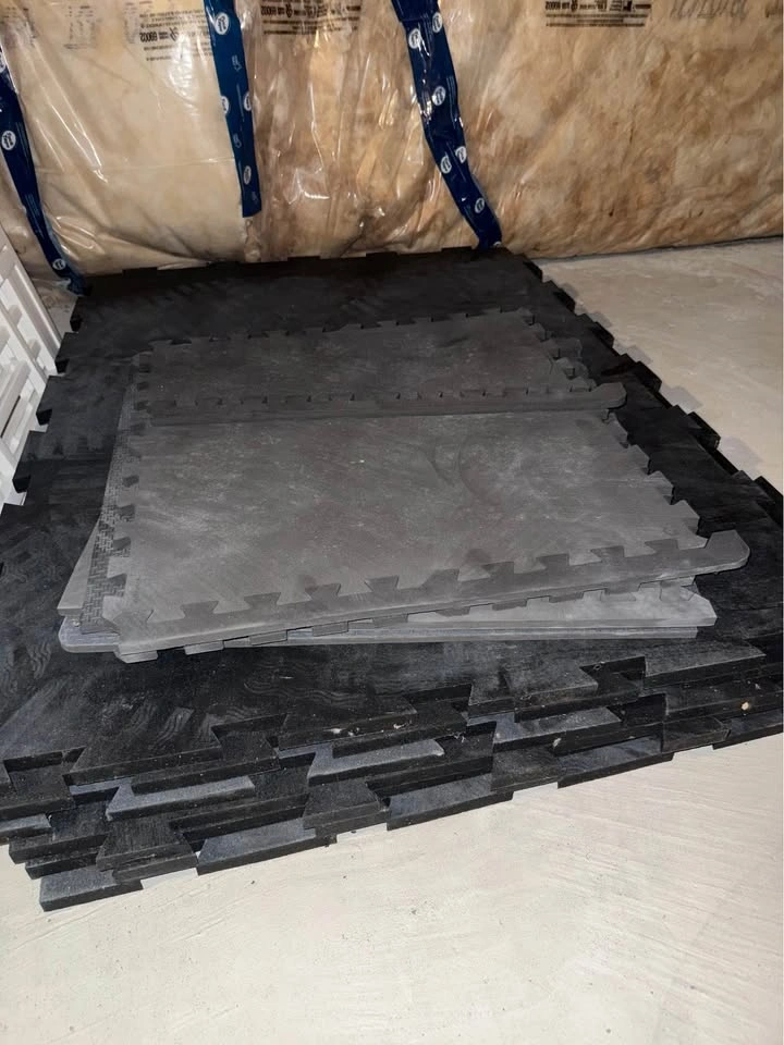 Set of 6 Heavy Duty 4x3 Rubber Gym Mats / Stall Mats - photo 5
