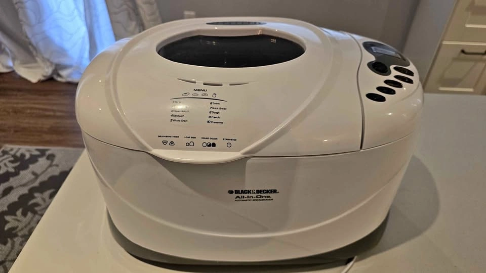 Black & Decker All-In-One Automatic Breadmaker - 3 lb