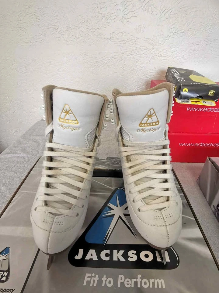 Jackson Mystique Figure Skates - Learn to Skate Size 1