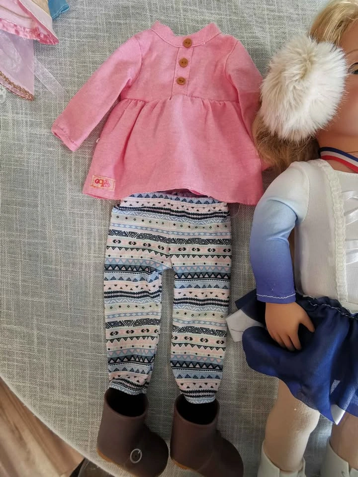 Our Generation Katelyn Ice Skating Doll w/ Outfits - photo 4