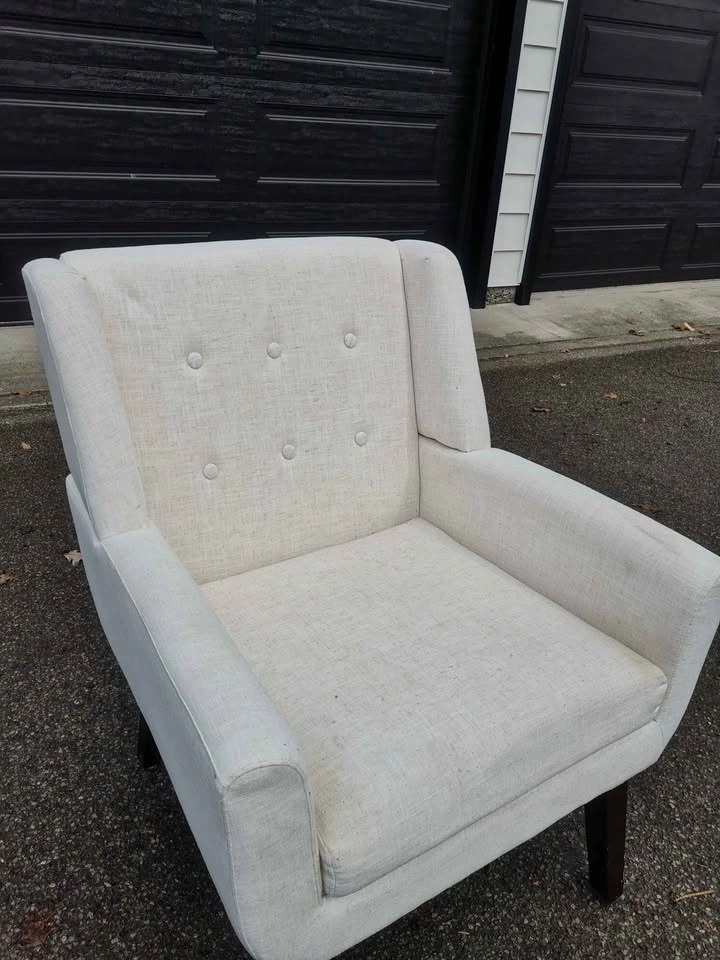 Button Tufted Upholstered Sofa Chair - photo 2
