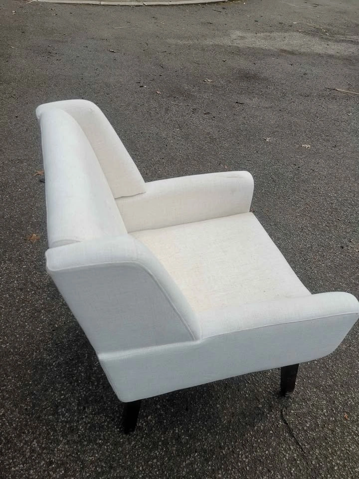 Button Tufted Upholstered Sofa Chair - photo 3