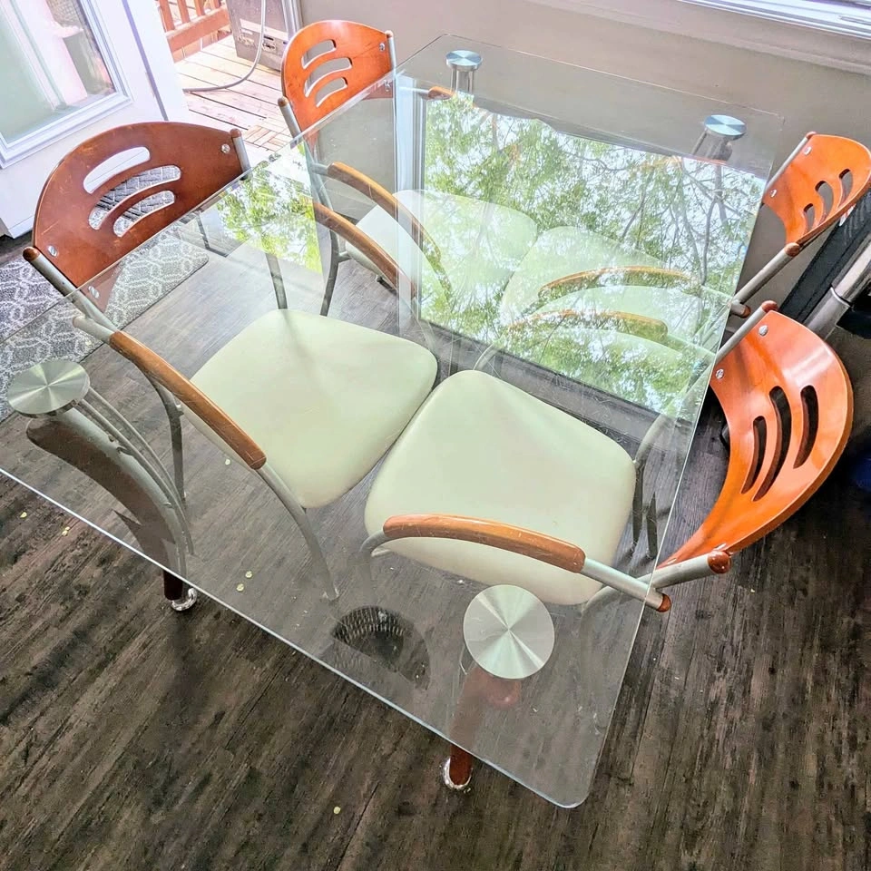 Vintage Diningroom Set - 6 Chairs