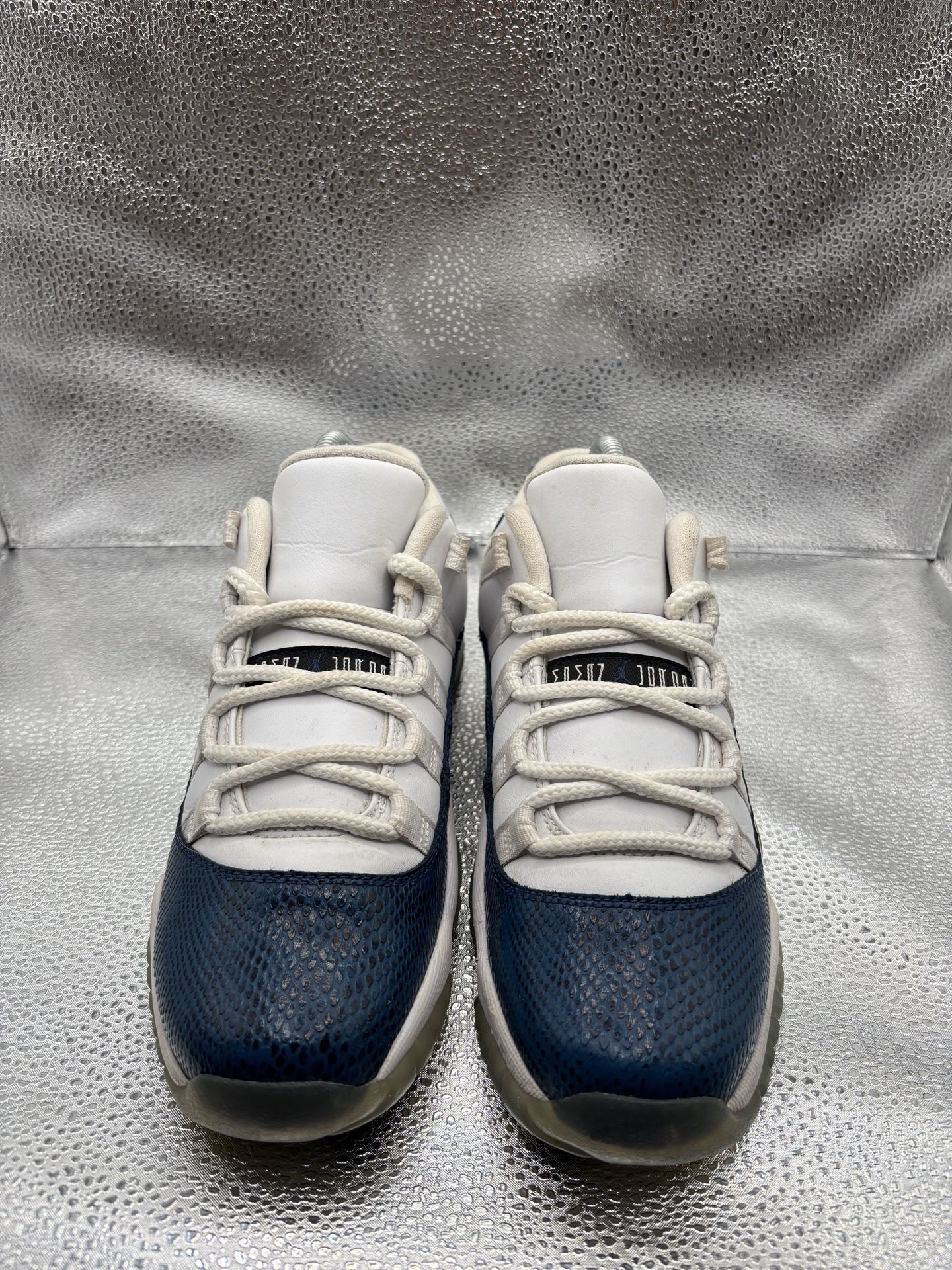 Air Jordan 11 Low Snake Navy GS - photo 2