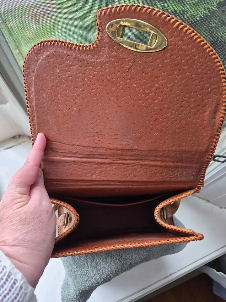 Vintage Hand-Tooled Leather Purse - photo 5