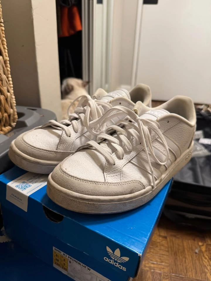 Adidas white sneaker shoes - photo 2