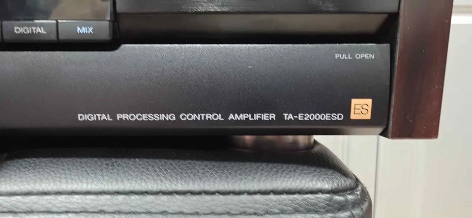 Sony TA-E2000ESD hi-end Control Amplifier - photo 3