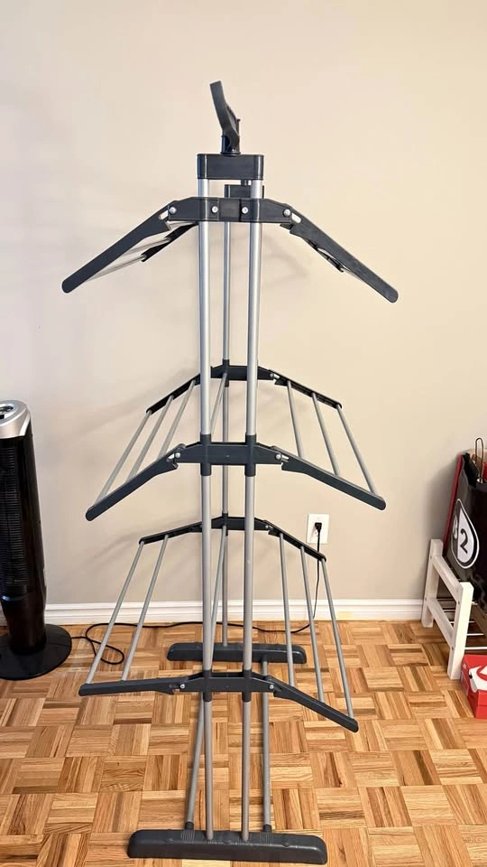 3-Tier Folding Clothes Drying Rack – Excellent Condition