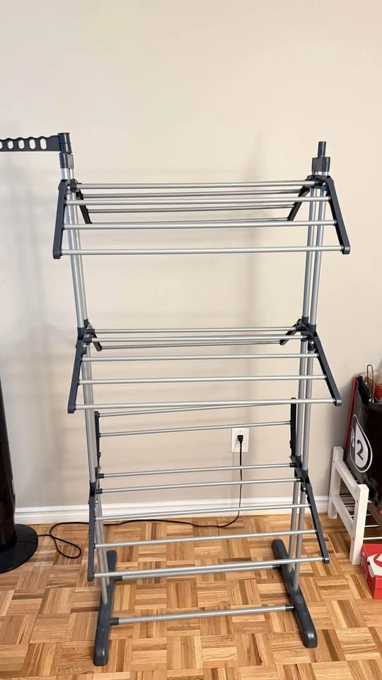 3-Tier Folding Clothes Drying Rack – Excellent Condition - photo 2