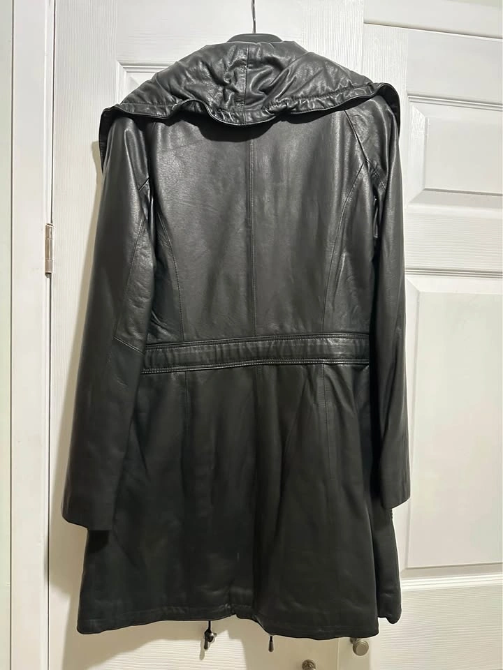 Women Danier Leather Trench Coat - photo 3