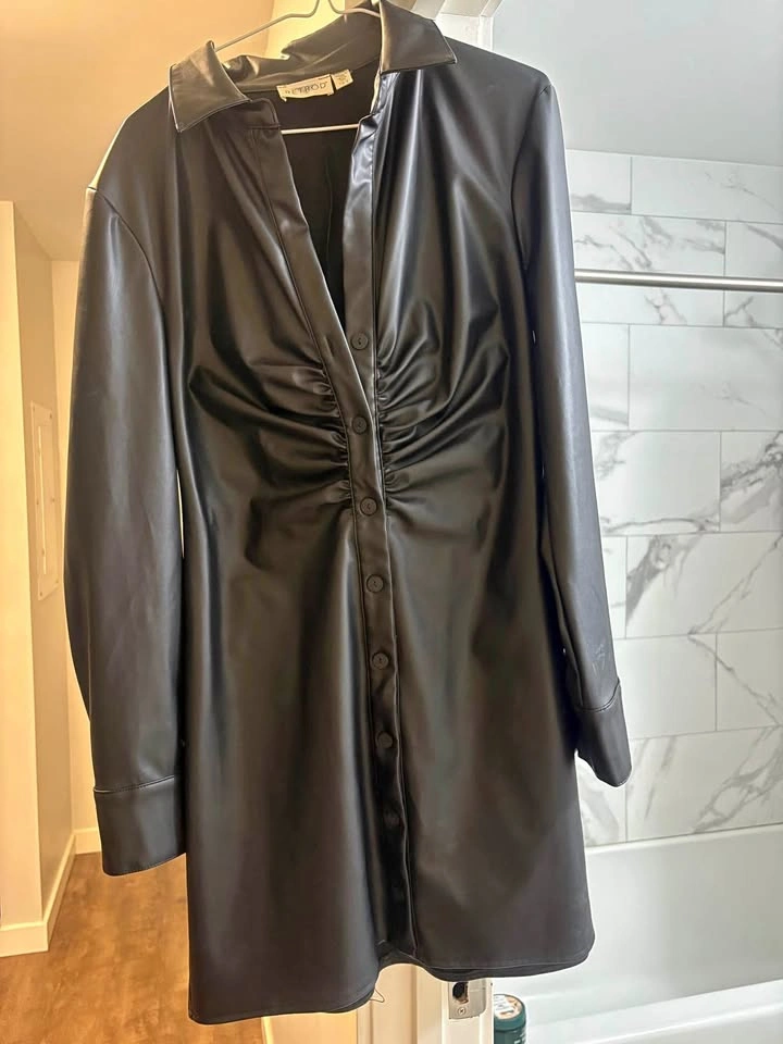Leather style black dress size L