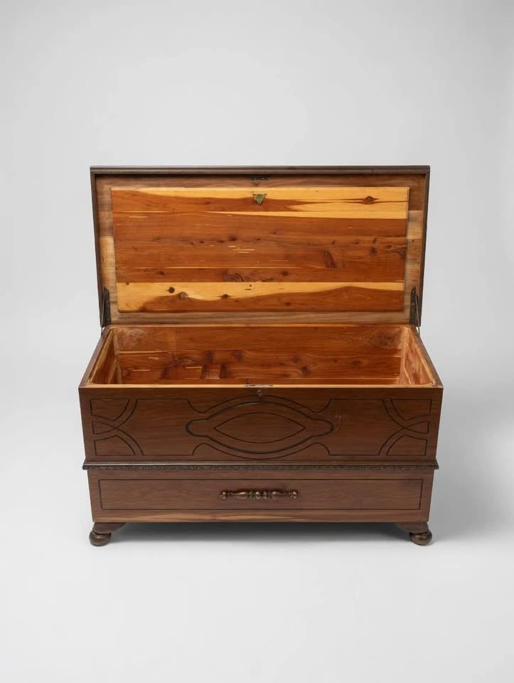 Heirloom Cedar Chest w Drawer - photo 4