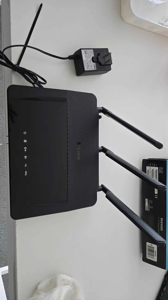 D-Link DIR-880L AC1900 Dual Band WiFi Router – Strong Signal - photo 2