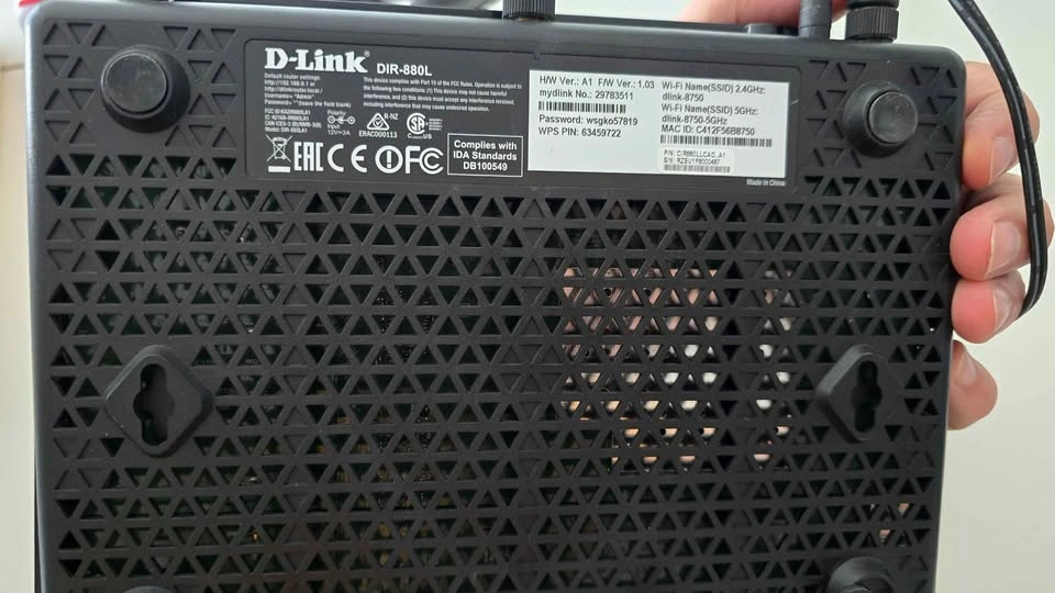 D-Link DIR-880L AC1900 Dual Band WiFi Router – Strong Signal - photo 4